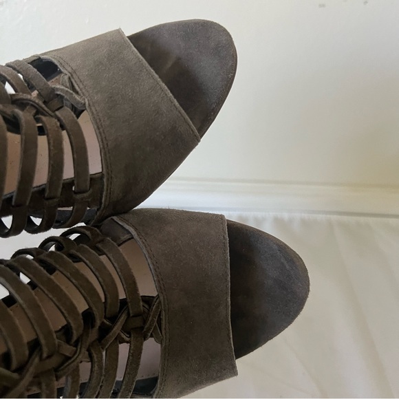 Vince Camuto Grey Edgy Caged Wedge Sandals Sz 9 - Picture 9 of 16